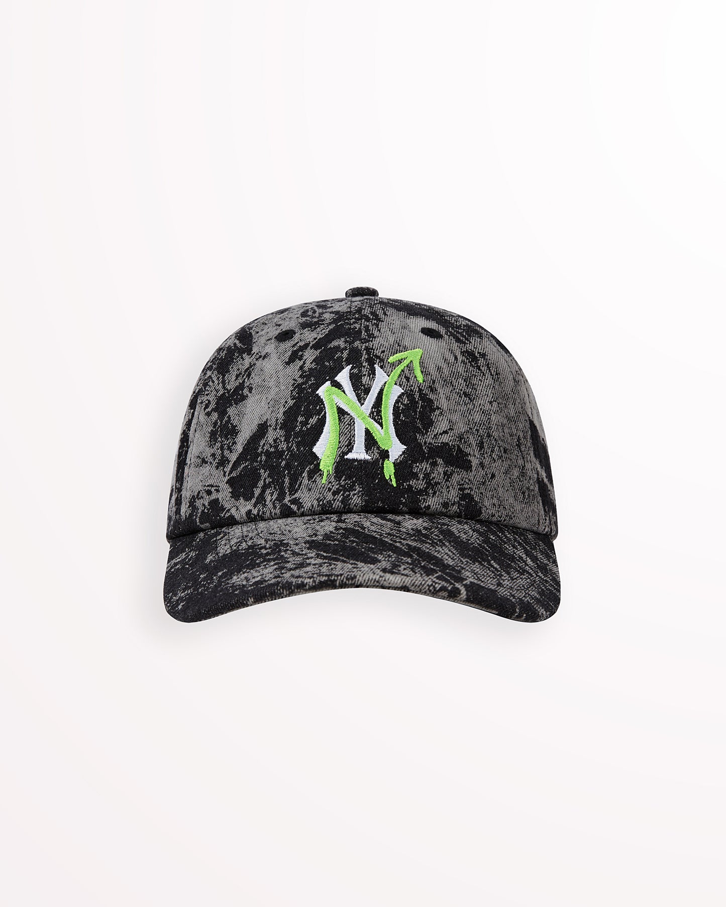 NYY Moon Dad Hat – Black Acid Wash