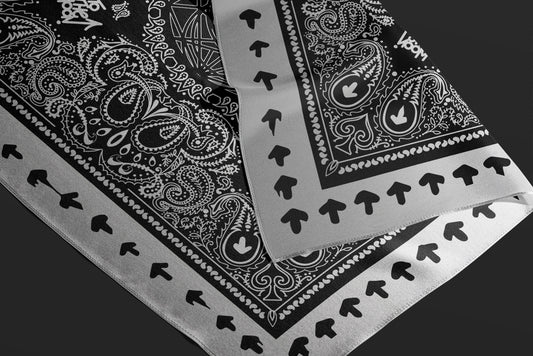 CLASSIC PAISLEY - SILK SCARF, SILVER